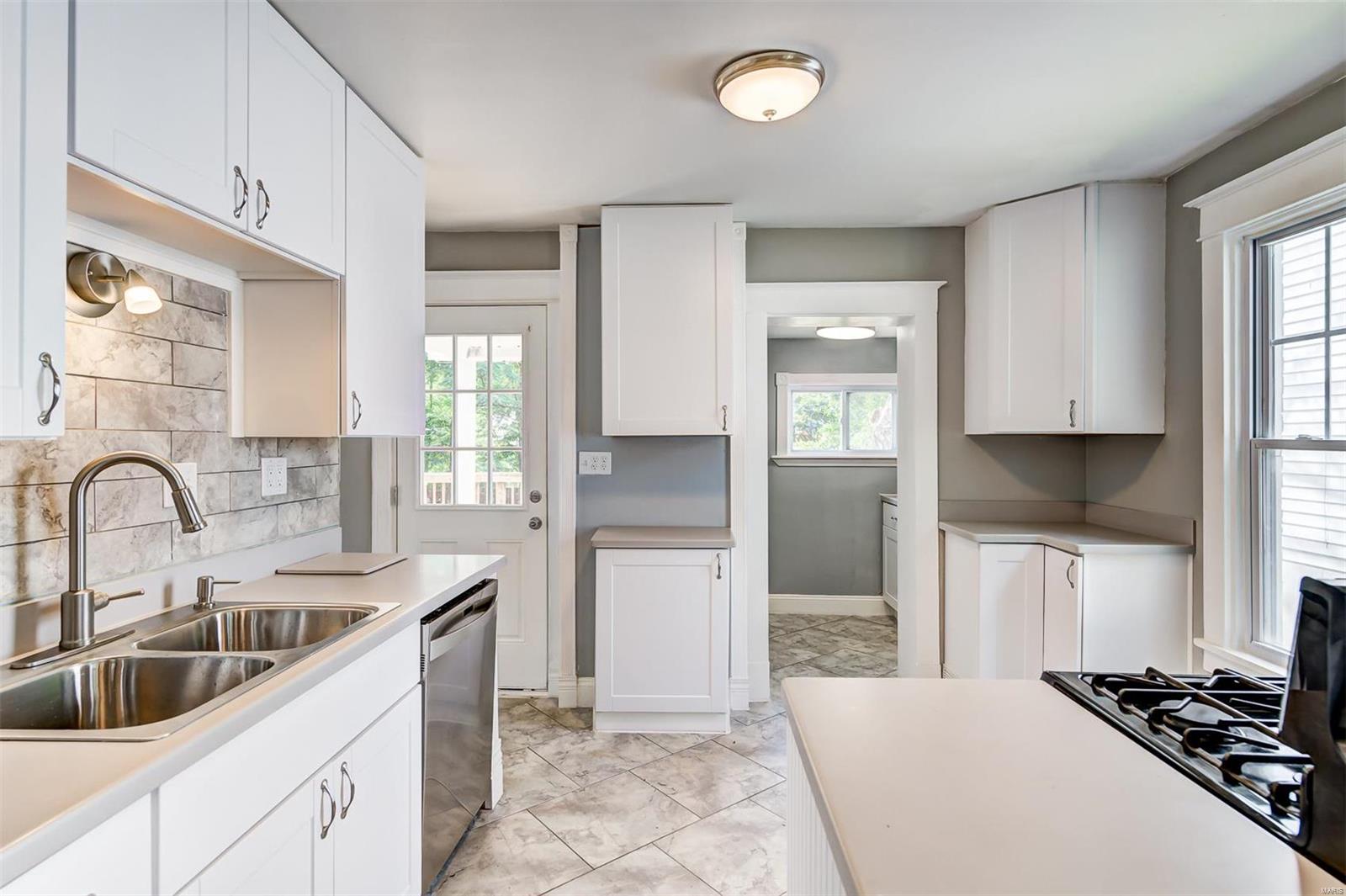 2639 Ruth Avenue St. Louis, MO 63144 - Photo 7 of 32 Gallery Image 7