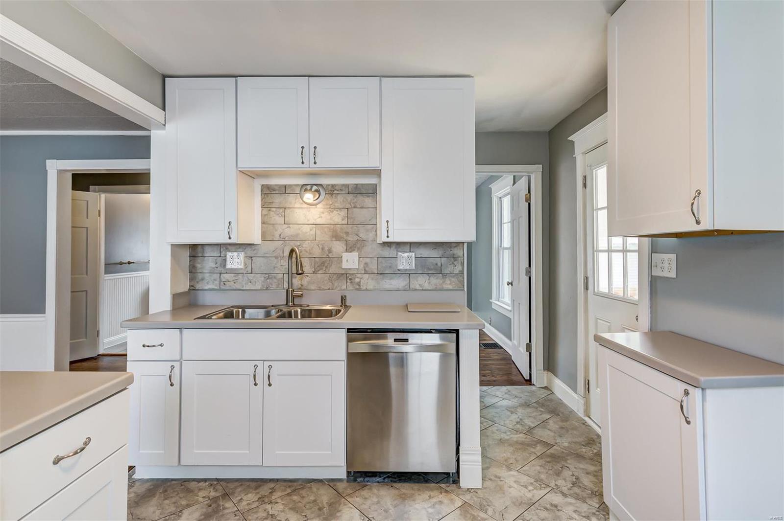 2639 Ruth Avenue St. Louis, MO 63144 - Photo 9 of 32 Gallery Image 9