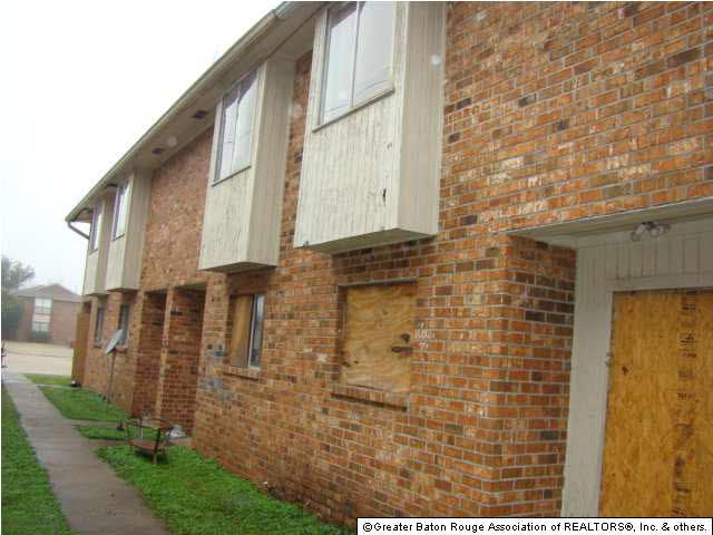 1747 Port Drive Baton Rouge, LA 70820 - Photo 1 of 6 Gallery Image 1