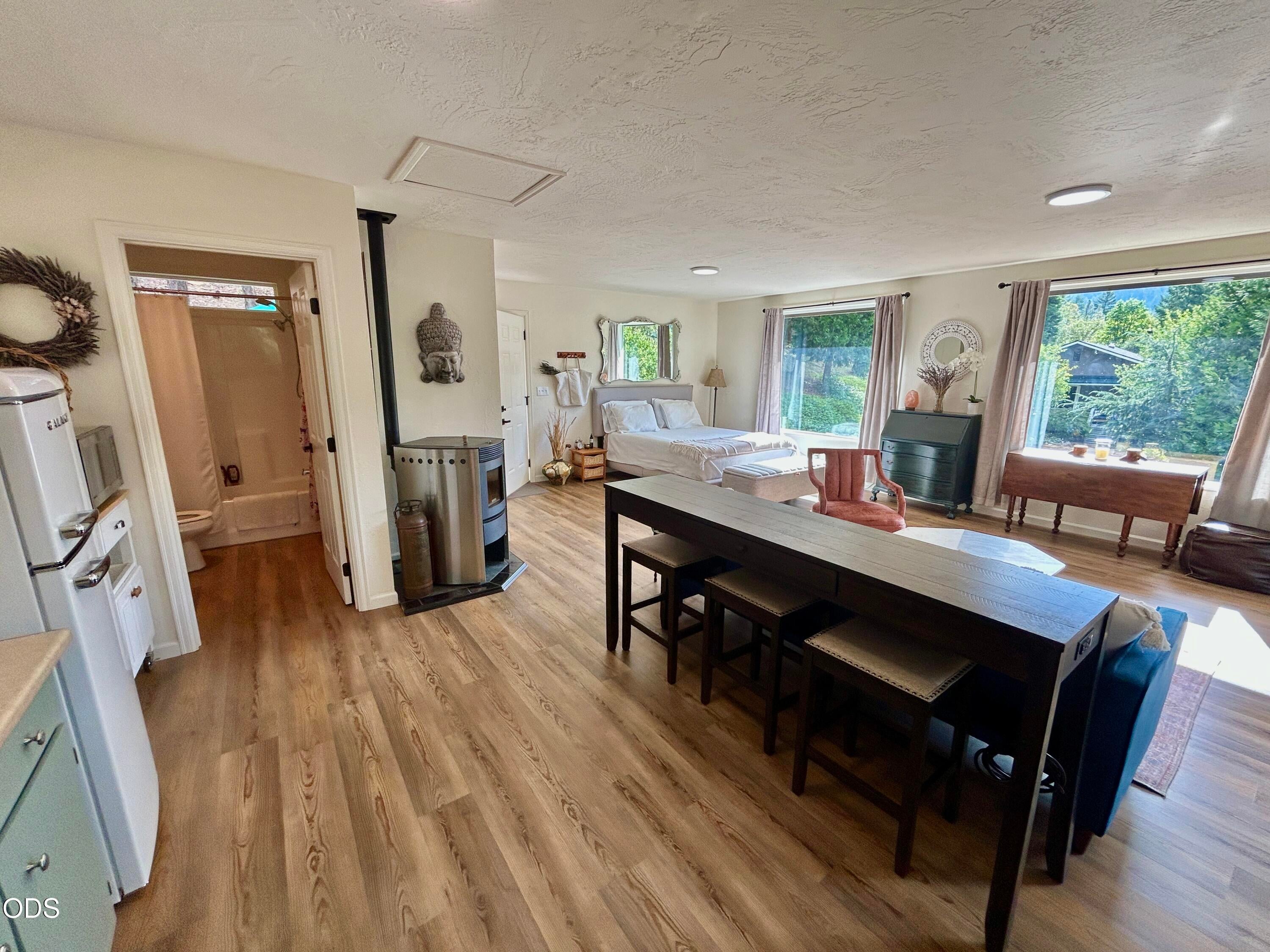 8129 Thompson Creek Road Jacksonville, OR 97530 - Photo 26 of 38 Gallery Image 26