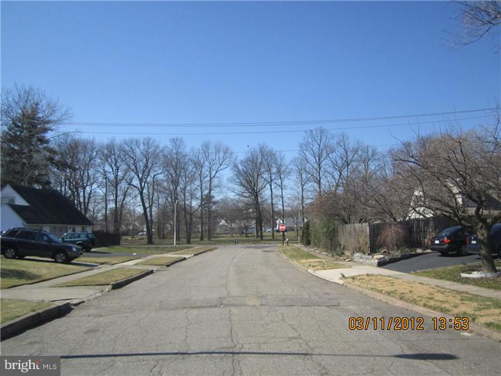 10 Merry Turn Road Levittown, PA 19056 - Photo 2 of 11 Exterior