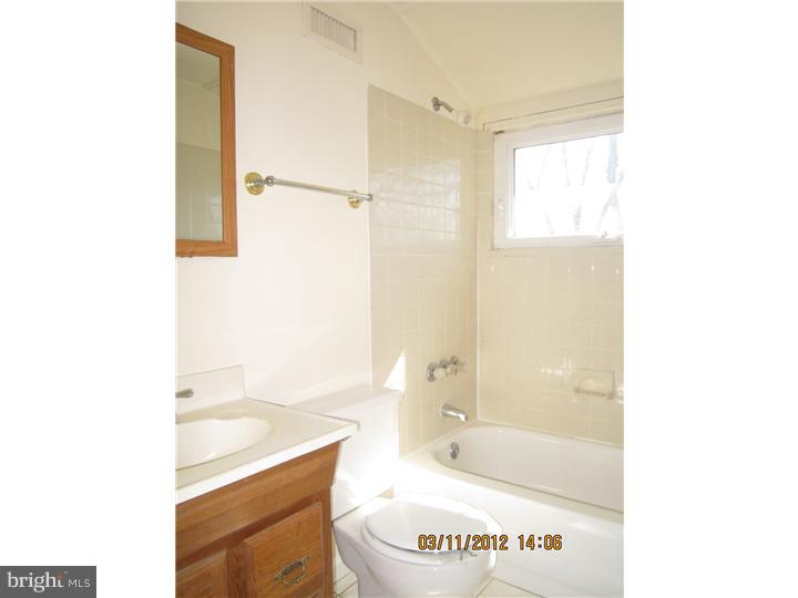 10 Merry Turn Road Levittown, PA 19056 - Photo 11 of 11 Bathroom