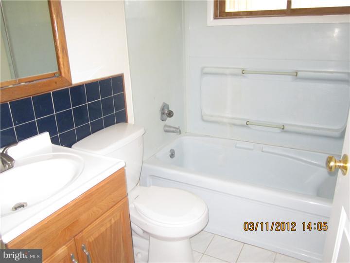 10 Merry Turn Road Levittown, PA 19056 - Photo 9 of 11 Bathroom
