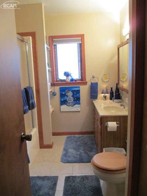 5296 North Center Road Flint, MI 48506 - Photo 21 of 33 20435397-20.JPG