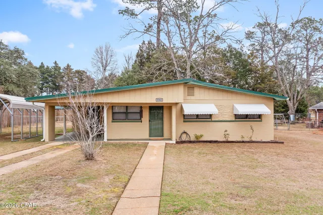 $159,999 | 5392 College Drive, Graceville, FL 32440