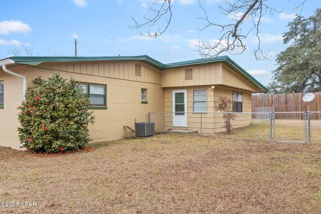 $159,999 | 5392 College Drive, Graceville, FL 32440