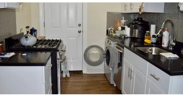 $1,895 | 3817 North Greenview Avenue, Unit 3W, Chicago, IL 60613