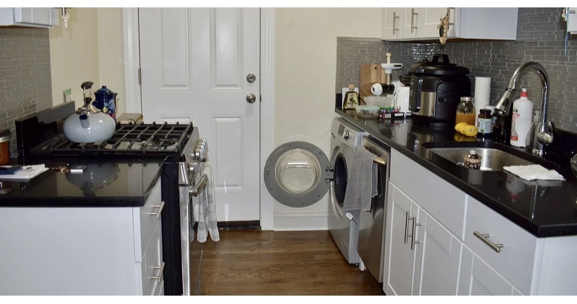 3817 North Greenview Avenue, Unit 3W Chicago, IL 60613 - Photo 4 of 10 a kitchen with a sink and cabinets