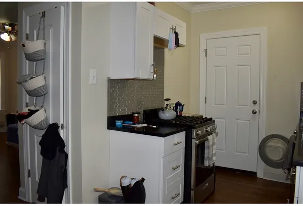 $1,895 | 3817 North Greenview Avenue, Unit 3W, Chicago, IL 60613
