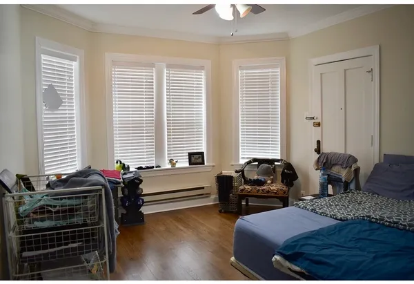 $1,895 | 3817 North Greenview Avenue, Unit 3W, Chicago, IL 60613