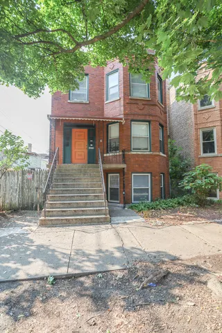 $1,850 | 2315 West School Street, Unit 2, Chicago, IL 60618