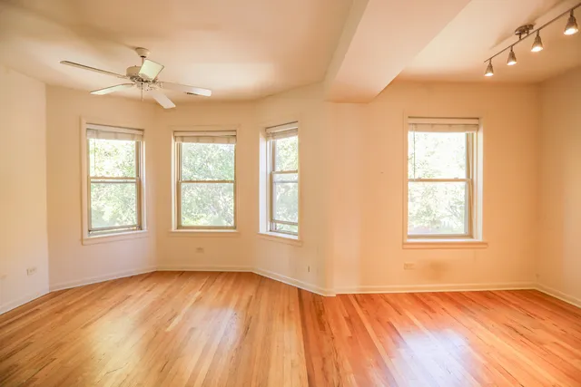 $1,850 | 2315 West School Street, Unit 2, Chicago, IL 60618