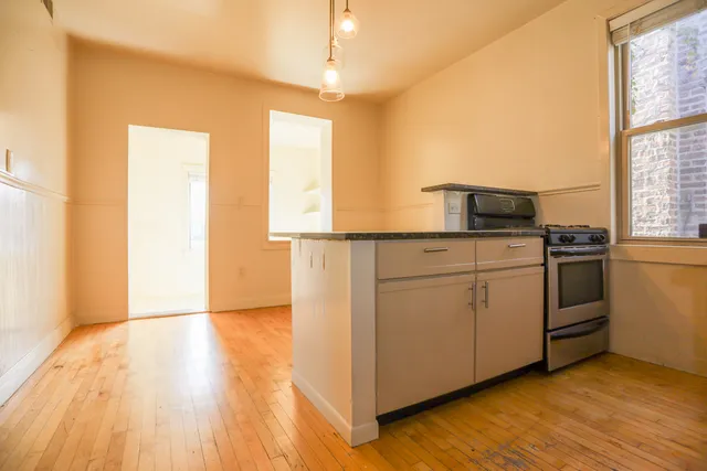 $1,850 | 2315 West School Street, Unit 2, Chicago, IL 60618