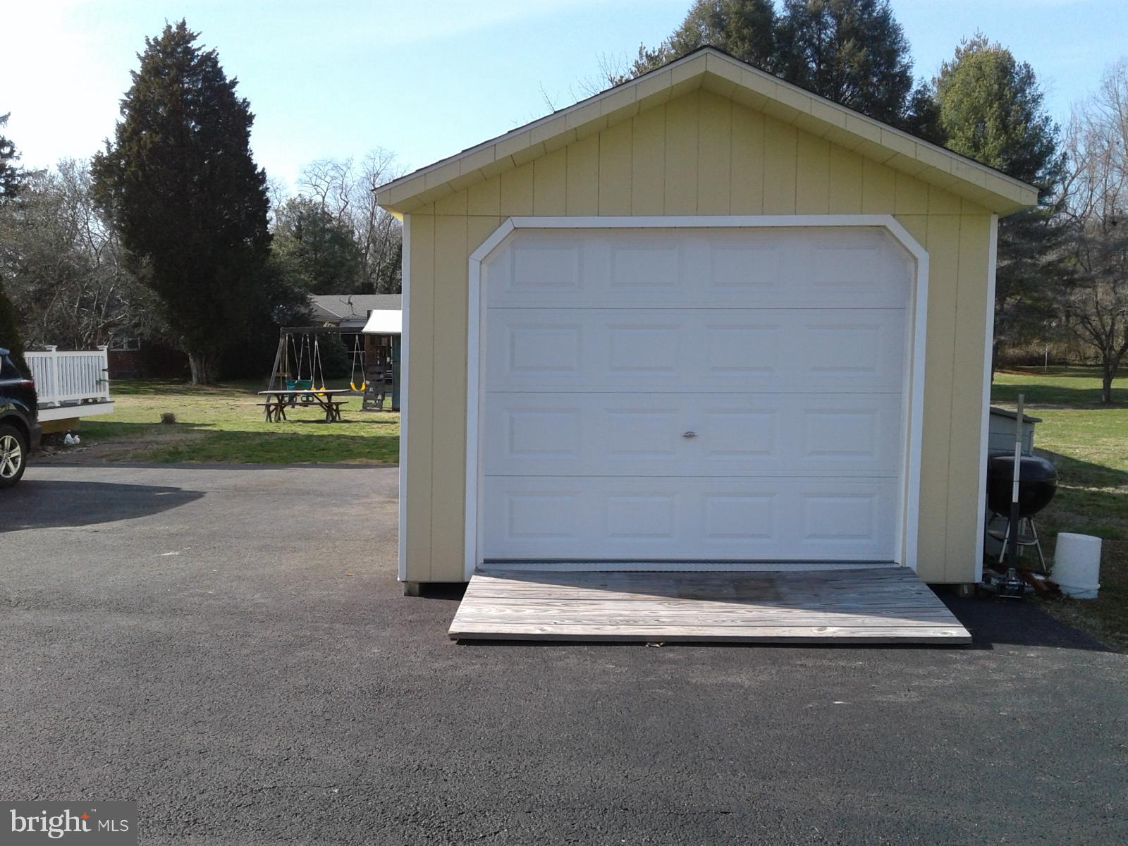 866 Maple Road Gambrills, MD 21054 - Photo 4 of 25 Exterior (General)~One car garage