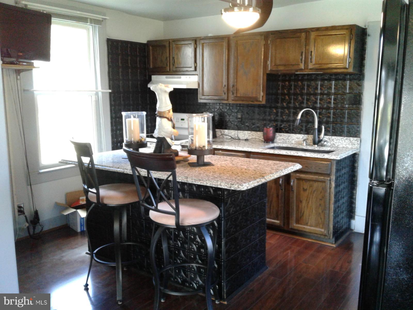 866 Maple Road Gambrills, MD 21054 - Photo 8 of 25 Kitchen-Cabinet w/Granite Counter top