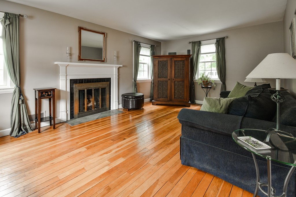 9 Nottingham Drive Natick, MA 01760 - Photo 7 of 23 Gallery Image 7