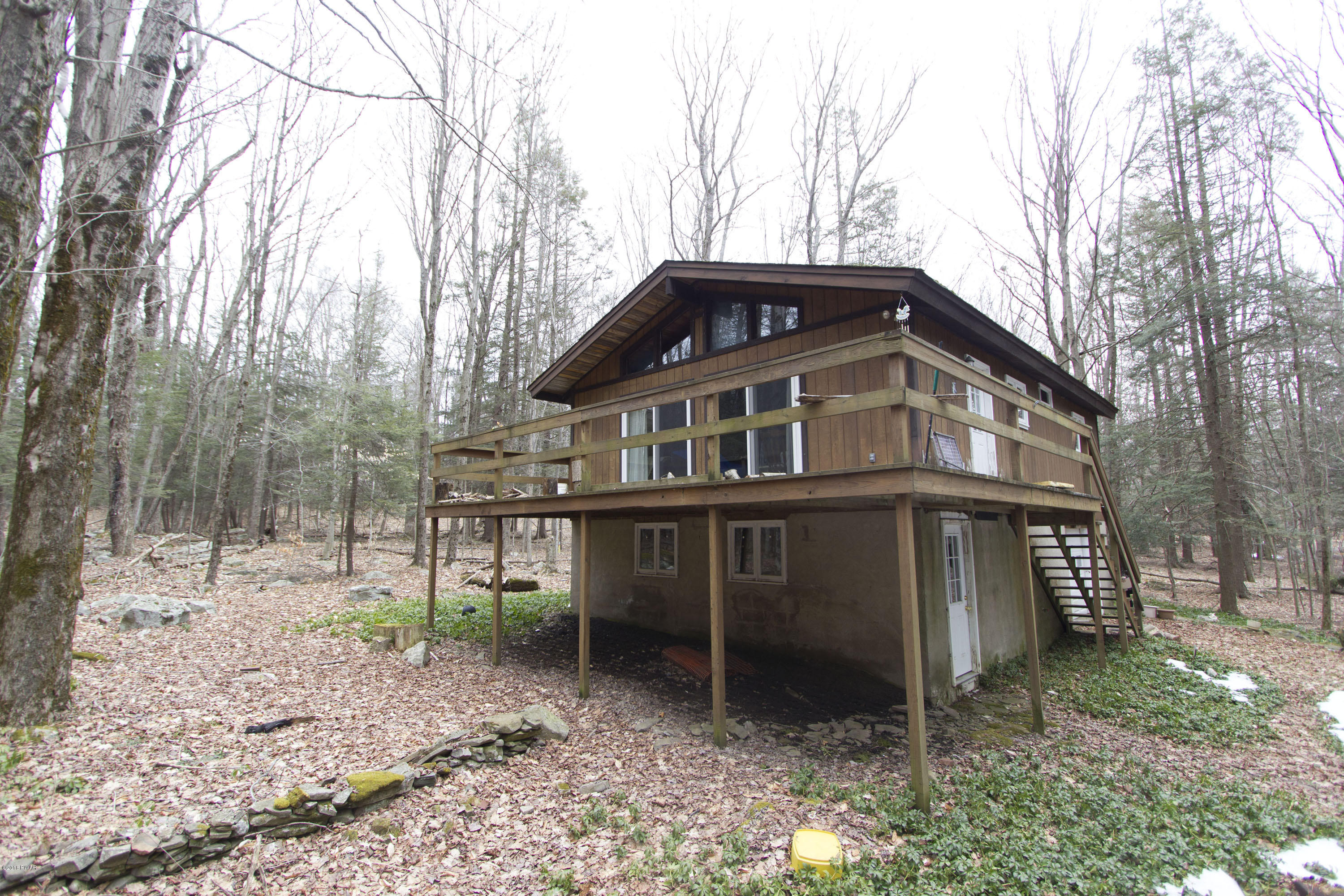 17 Riviera Drive Newfoundland, PA 18445 - Photo 2 of 7