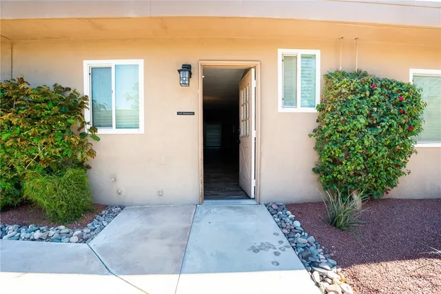 $319,900 | 79294 Montego Bay Drive, Unit 9, Bermuda Dunes, CA 92203