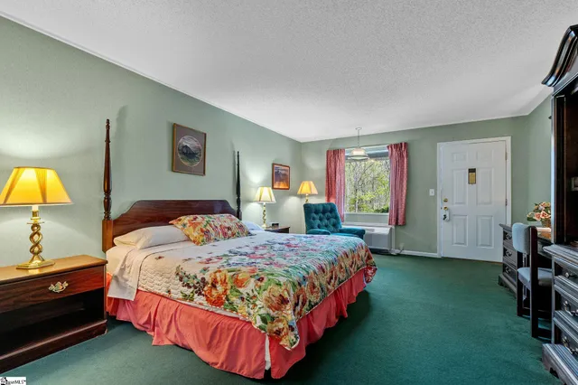 $1,050,671 | 133 Hiawatha Trail, Pickens, SC 29671