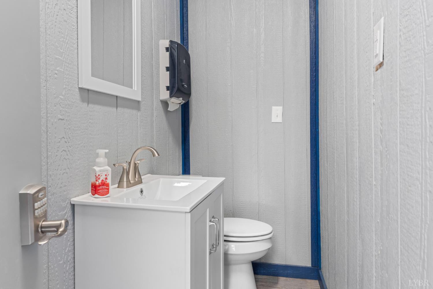 273 Riverbend Road Altavista, VA 24517 - Photo 24 of 57 a bathroom with a sink and a toilet