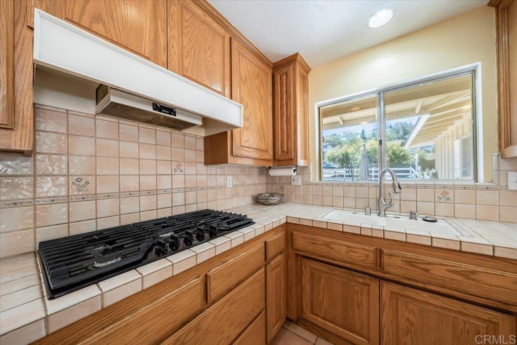 1828 Chapulin Lane Fallbrook, CA 92028 - Photo 9 of 47