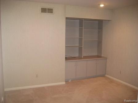 1222 Valley Circle, Unit 7 Rochester, MI 48309 - Photo 7 of 12 DEN