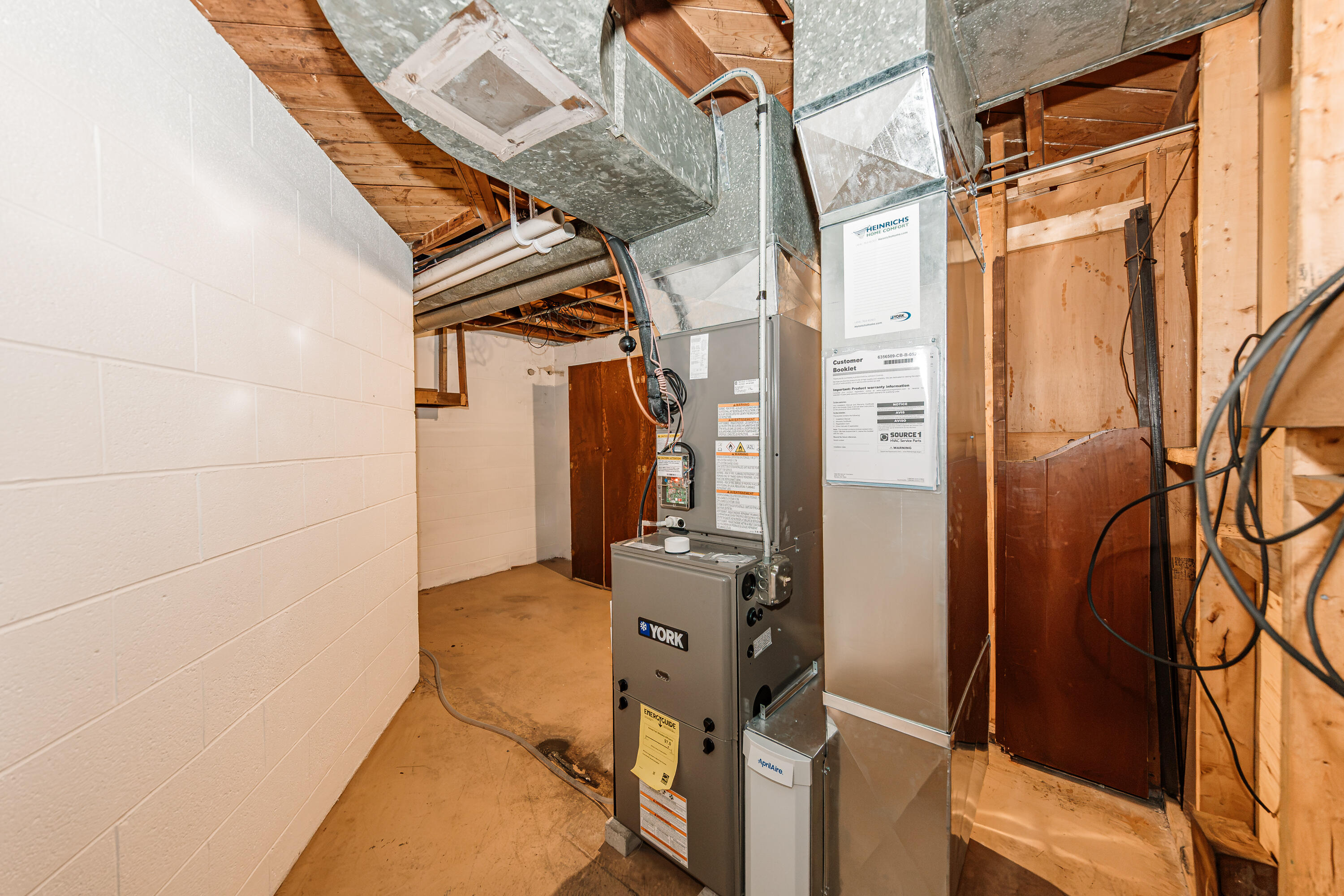 21670 West Glengarry Road New Berlin, WI 53146 - Photo 31 of 50 New Furnace