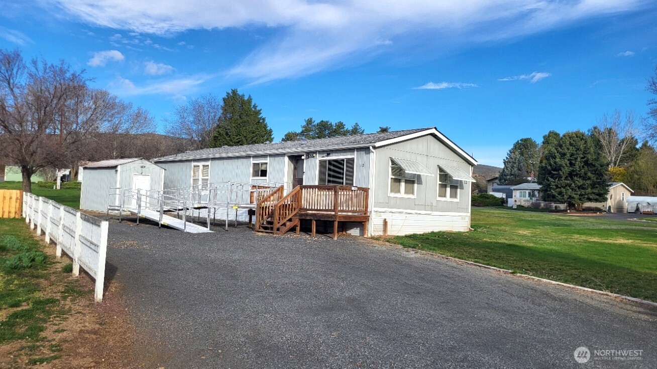 2285 Basin Street Southwest, Unit 12 Ephrata, WA 98823 - Photo 2 of 29
