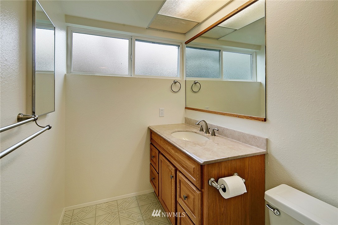 16207 Southeast 178th Place Renton, WA 98058 - Photo 16 of 22 Gallery Image 16