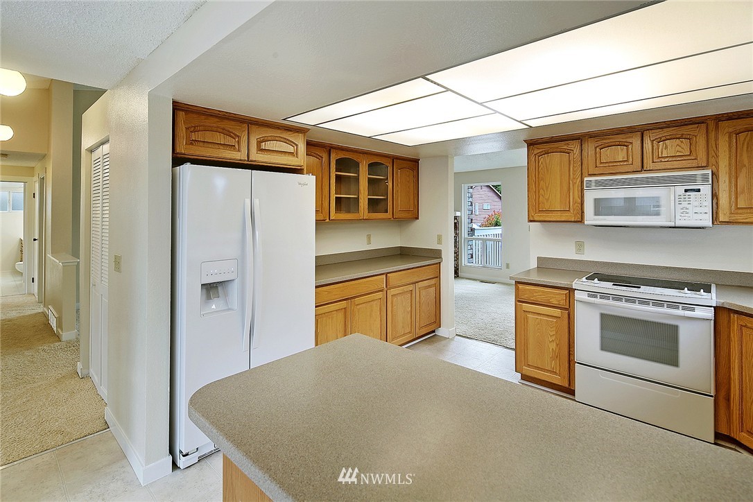 16207 Southeast 178th Place Renton, WA 98058 - Photo 4 of 22 Gallery Image 4