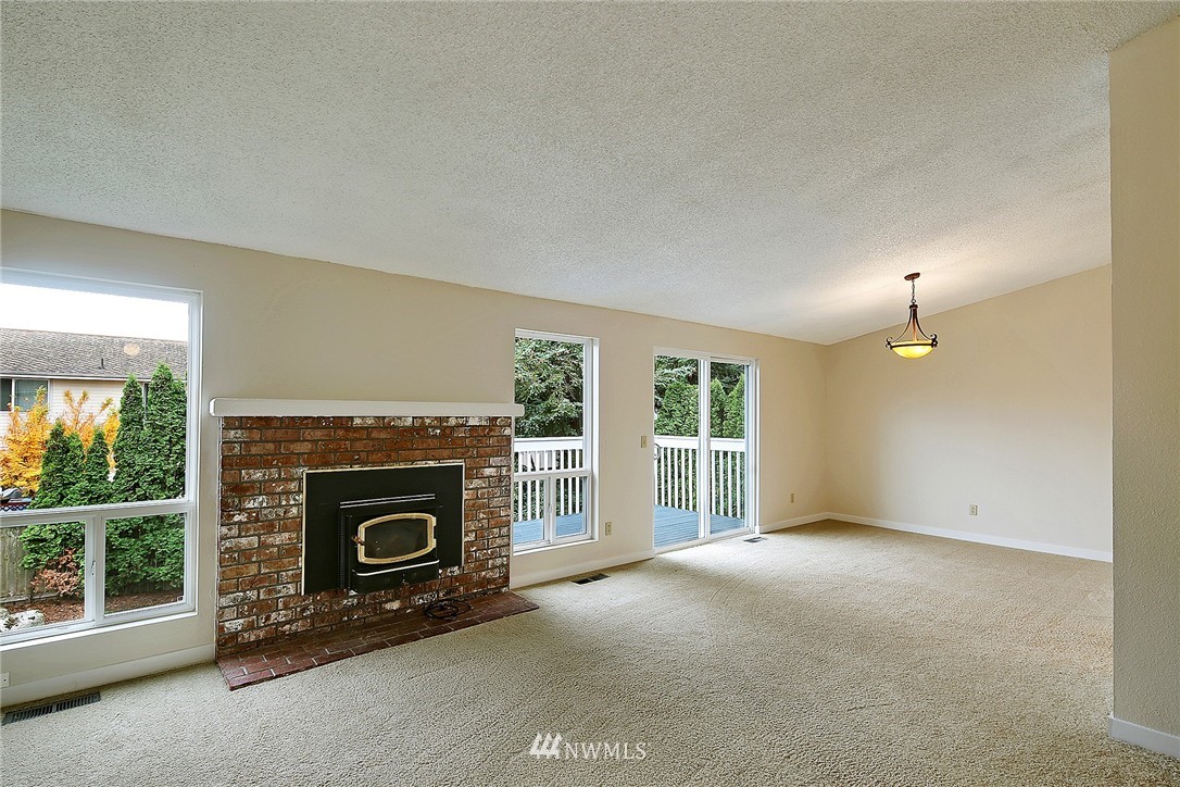 16207 Southeast 178th Place Renton, WA 98058 - Photo 9 of 22 Gallery Image 9