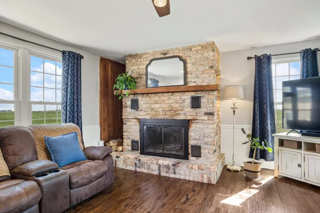 $525,000 | 164 County Road 3100 North, Foosland, IL 61845