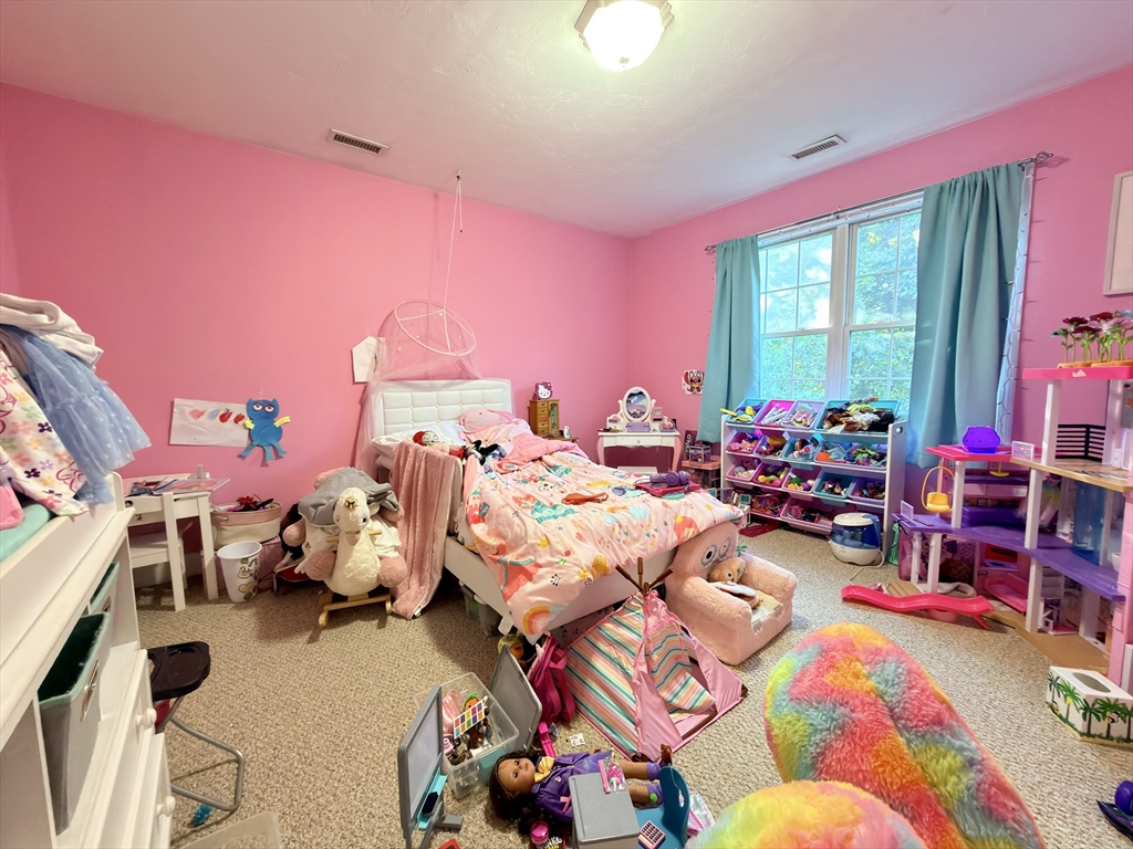 215 Main Street Sturbridge, MA 01566 - Photo 24 of 34