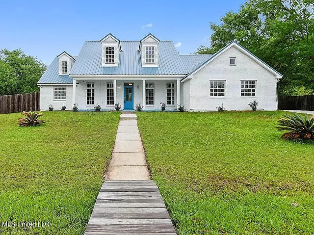 $420,000 | 233 Henley Place, Bay St. Louis, MS 39520