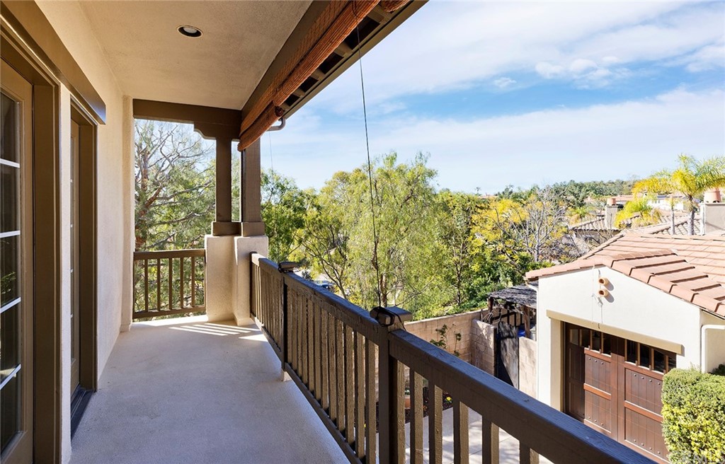 10464 Caribou Way Tustin, CA 92782 - Photo 22 of 34 a view of a balcony