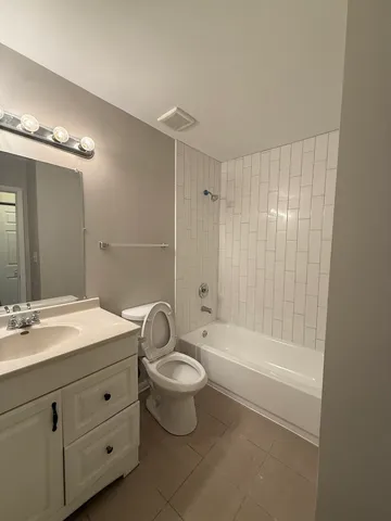 $319,000 | 2490 Ridge Avenue, Aurora, IL 60504