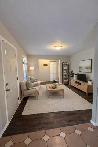 $319,000 | 2490 Ridge Avenue, Aurora, IL 60504