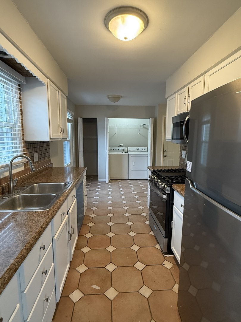 2490 Ridge Avenue Aurora, IL 60504 - Photo 7 of 20