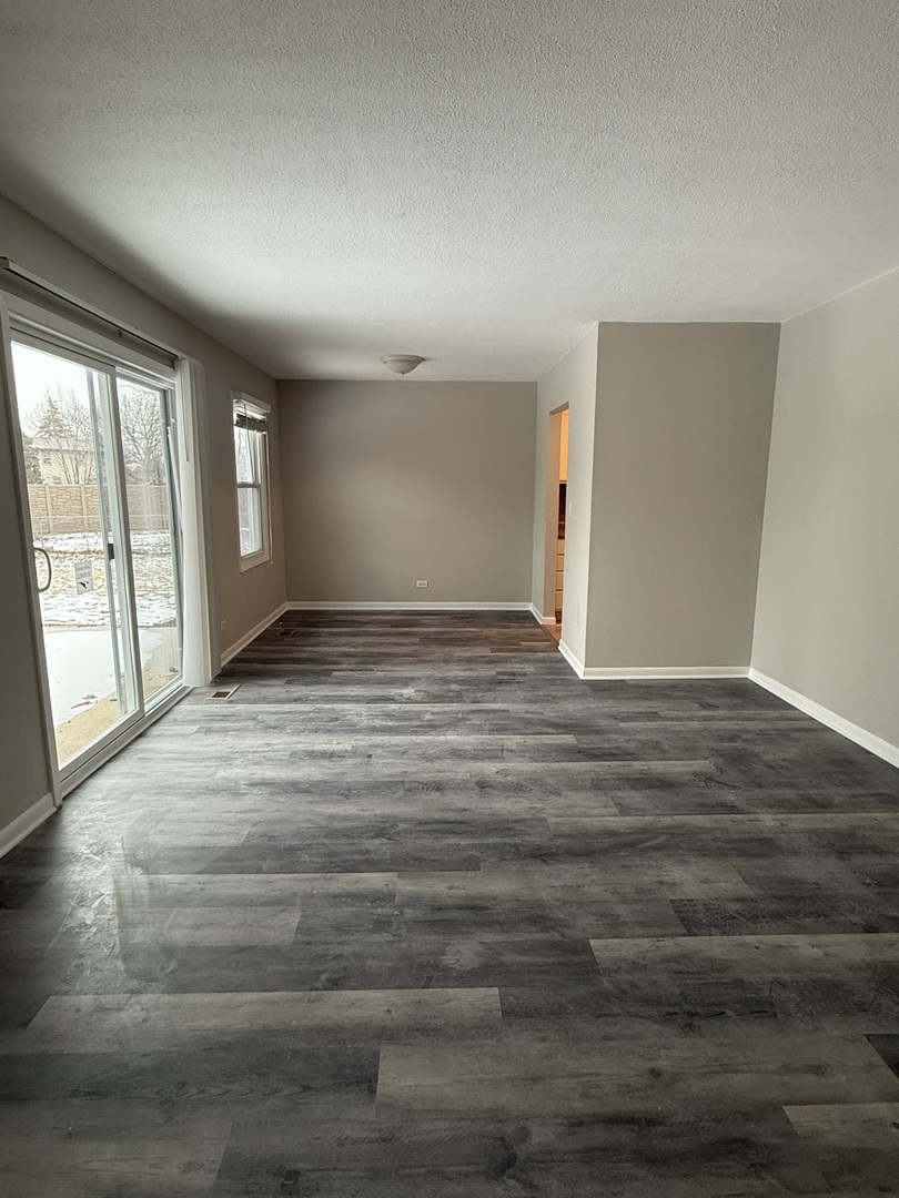 2490 Ridge Avenue Aurora, IL 60504 - Photo 9 of 20