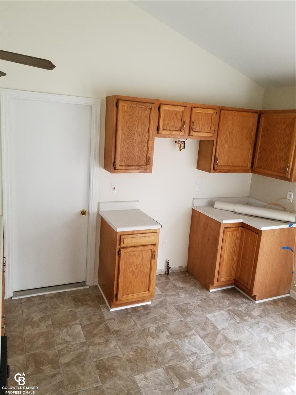 8945 Fisher Road Avoca, MI 48006 - Photo 19 of 39