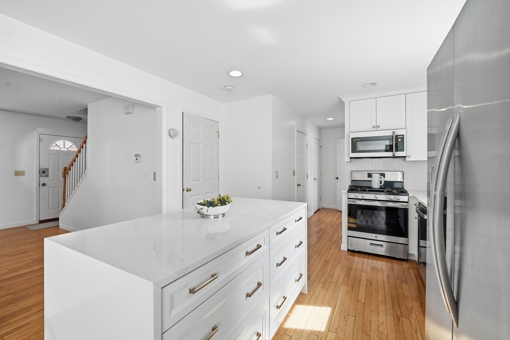 43 Morningside Park Springfield, MA 01108 - Photo 11 of 35