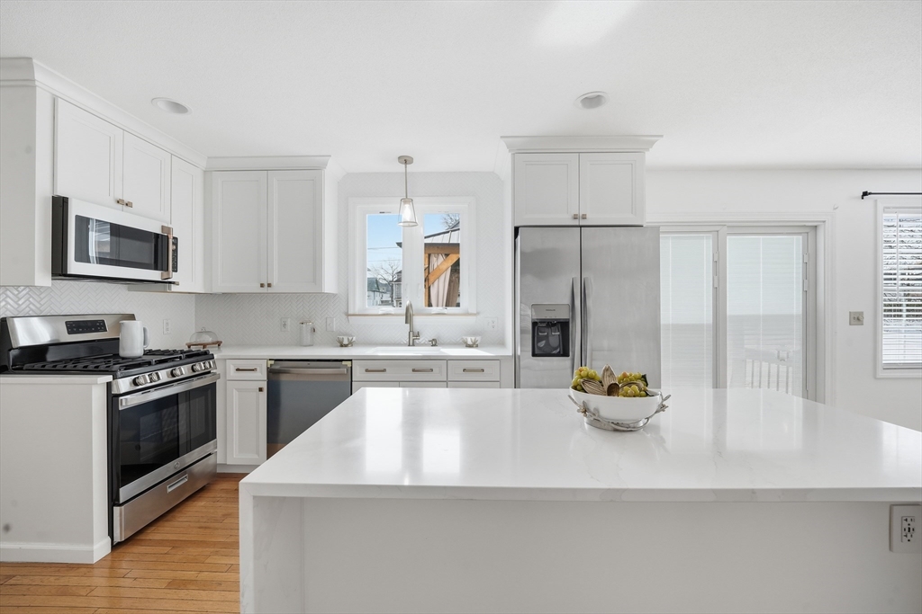 43 Morningside Park Springfield, MA 01108 - Photo 12 of 35