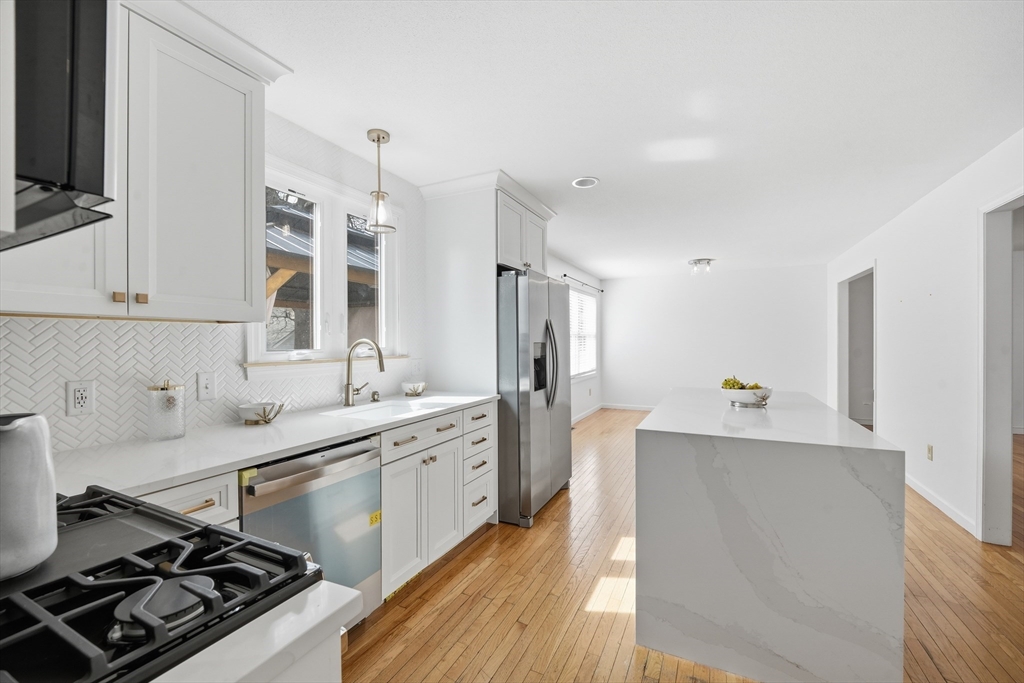 43 Morningside Park Springfield, MA 01108 - Photo 13 of 35