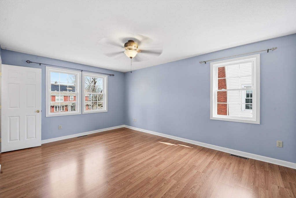 43 Morningside Park Springfield, MA 01108 - Photo 16 of 35