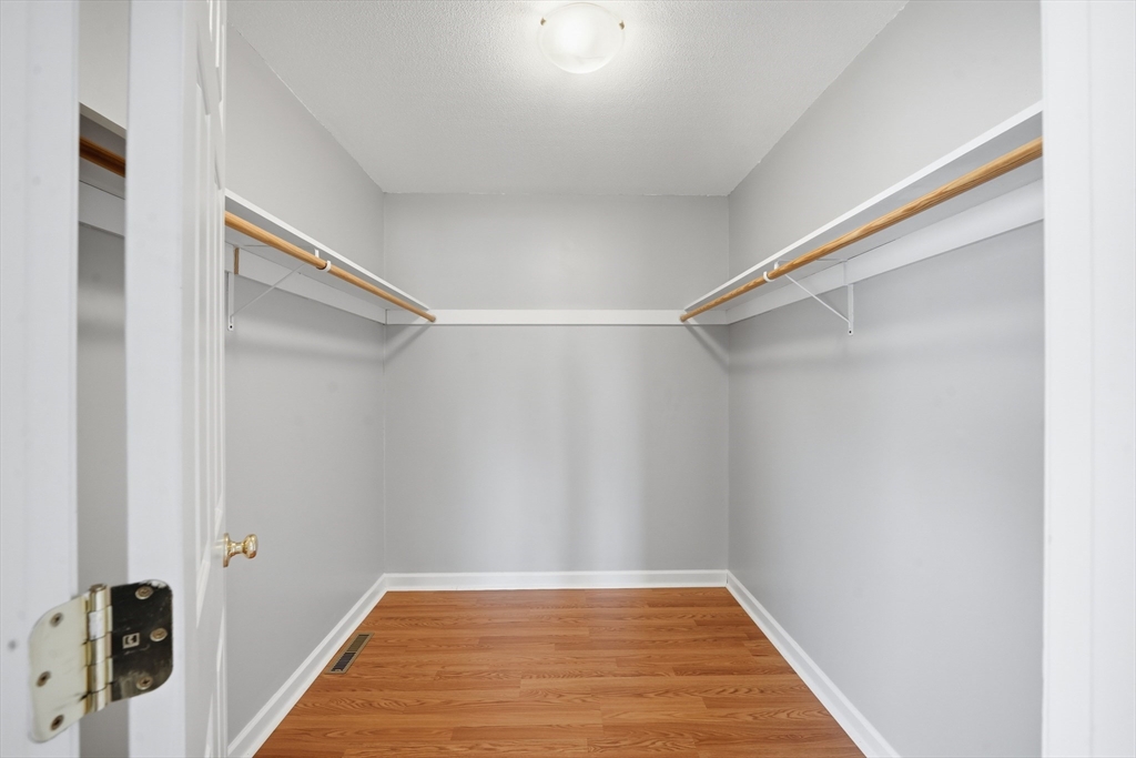 43 Morningside Park Springfield, MA 01108 - Photo 18 of 35