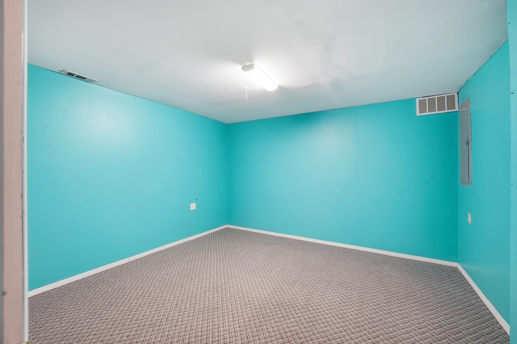 43 Morningside Park Springfield, MA 01108 - Photo 28 of 35