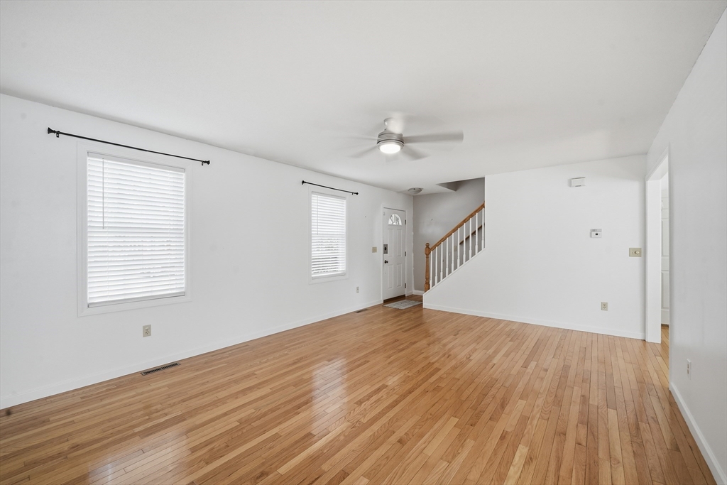 43 Morningside Park Springfield, MA 01108 - Photo 7 of 35