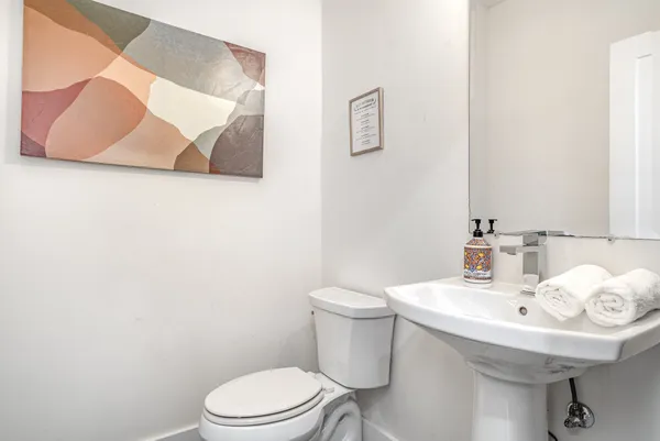 $3,995 | 117 B Elmhurst Avenue, Nashville, TN 37207