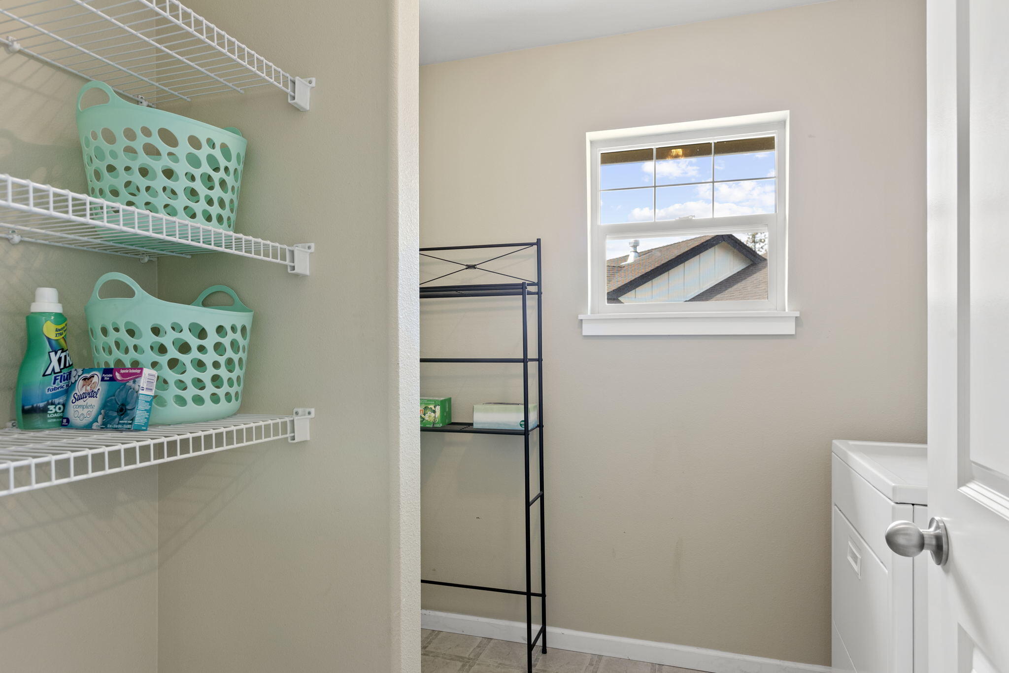 20376 Rocca Way Bend, OR 97702 - Photo 22 of 37 Upstairs Laundry room