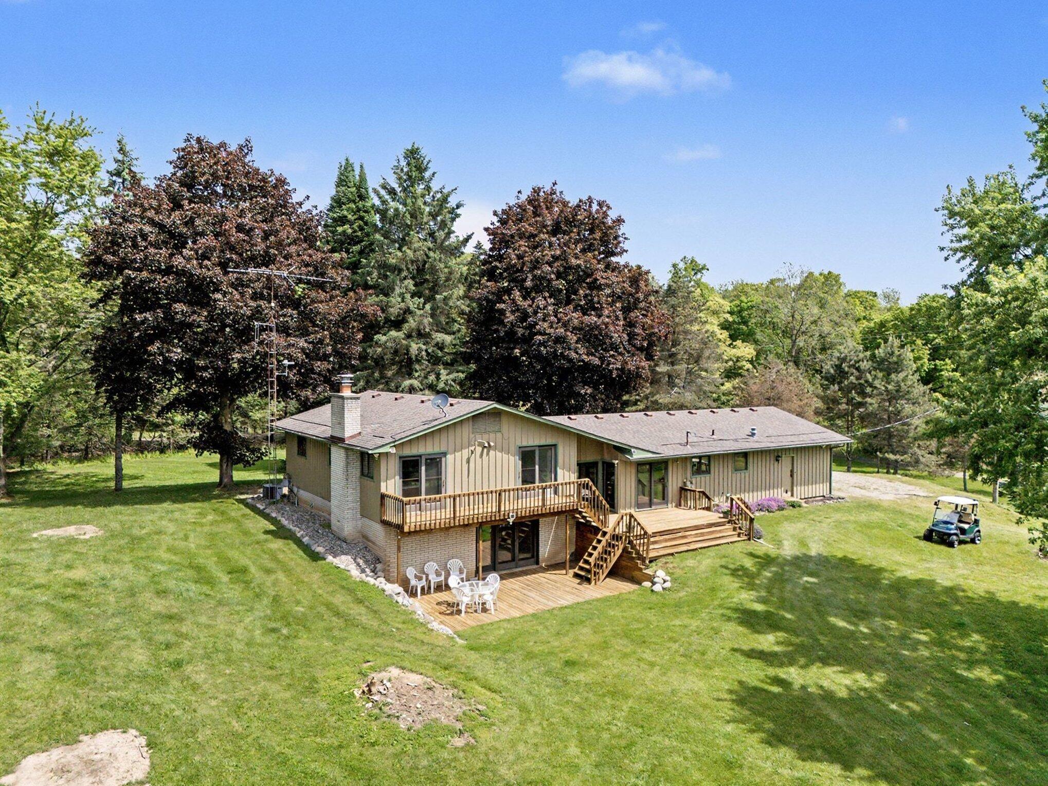 13650 Spencer Road Milford, MI 48380 - Photo 31 of 38 036_file_1065